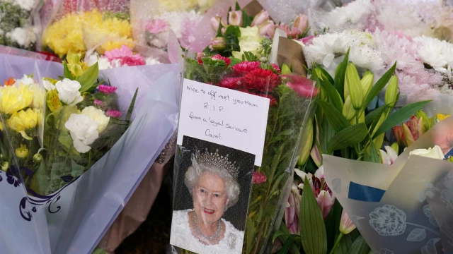 Thousands To Pay Last Respects To Queen Elizabeth At Scotland Church